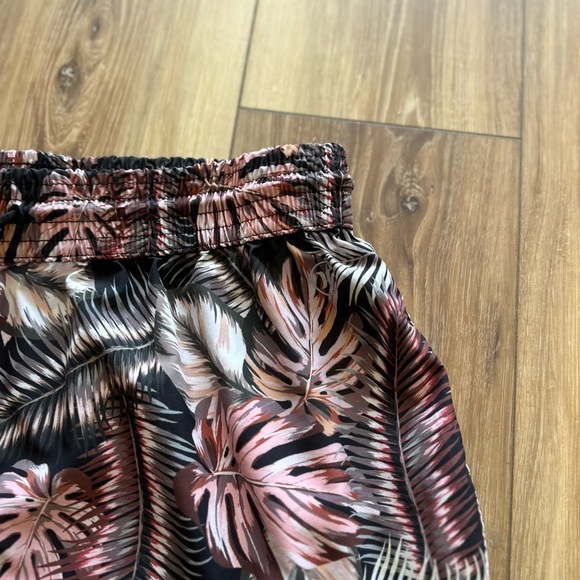 Hurley womens board shorts size XL - Picture 3 of 5